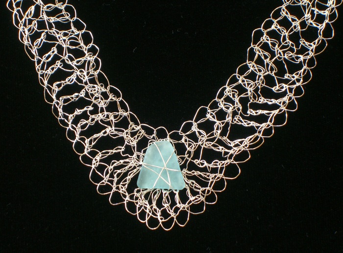 silvervseaglass225detail